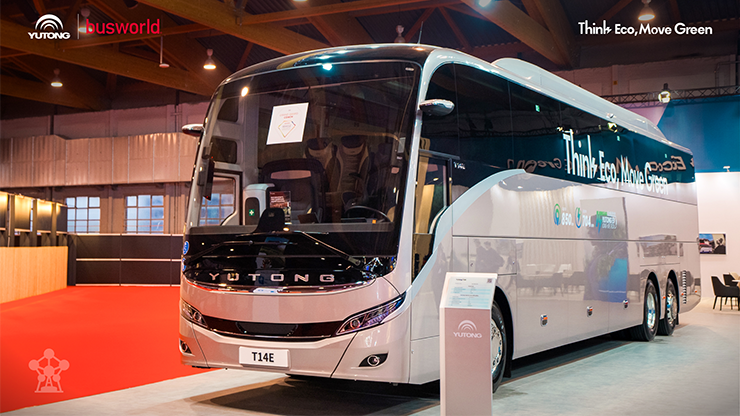 Yutong presenta la tecnología Long-Life para vehículos eléctricos en Busworld Europe 2025 y obtiene siete importantes premios