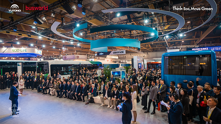 Yutong presenta la tecnología Long-Life para vehículos eléctricos en Busworld Europe 2025 y obtiene siete importantes premios