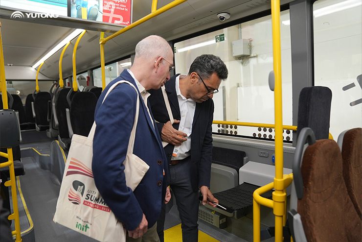 Yutong presenta en la Cumbre UITP Hamburgo 2025 el autobús interurbano eléctrico de nueva generación IC12E, mostrando la innovación en electrificación